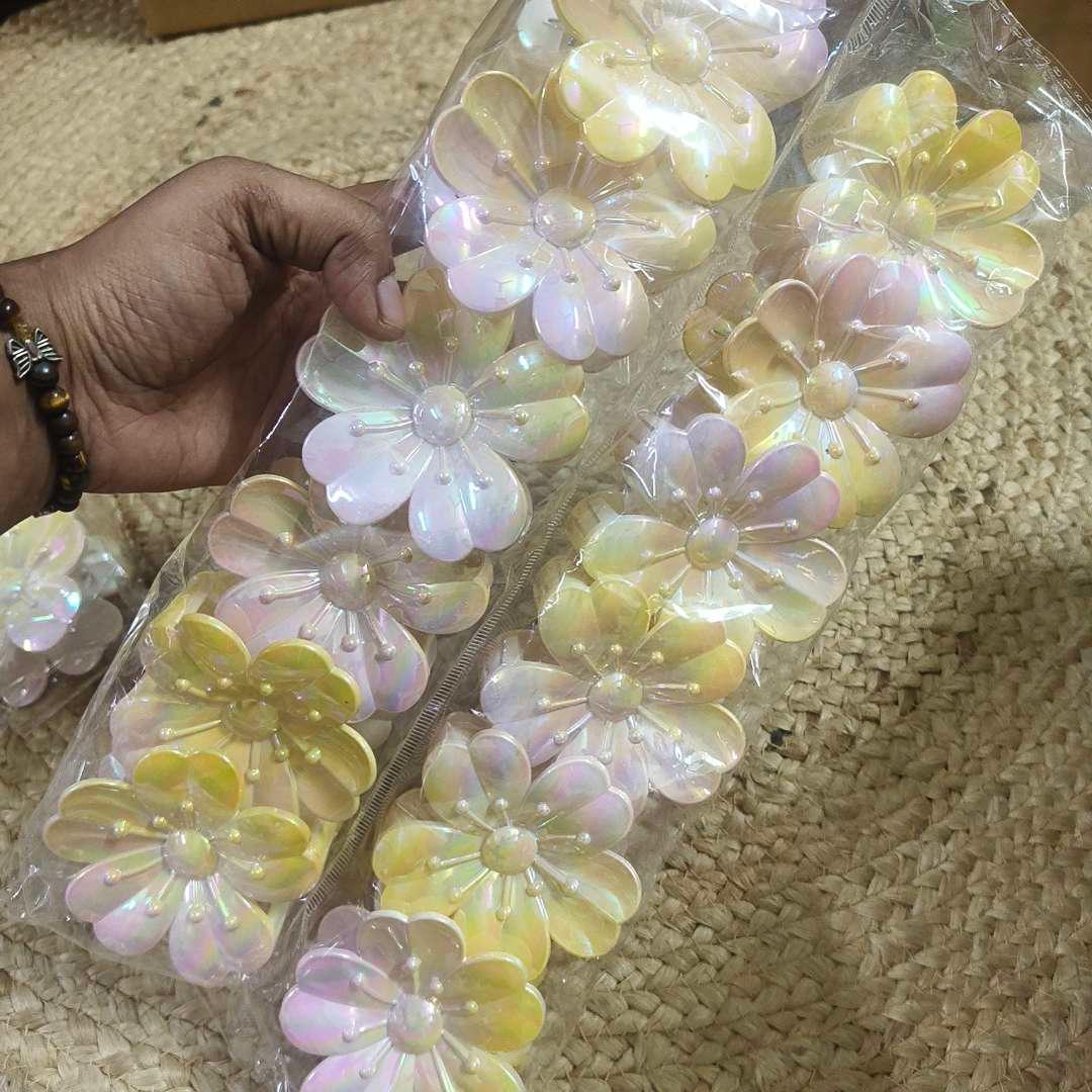 Premium golden Petal Large (6 Pieces) - Image 1